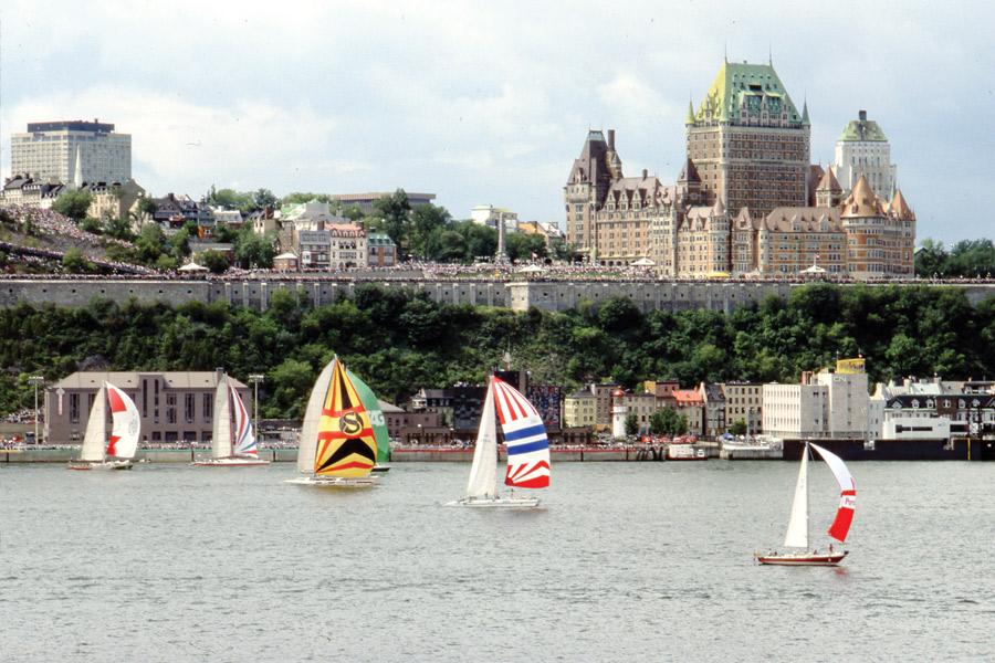 photo Toutes voiles dehors pour Québec 84!