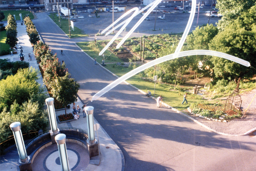 photo 1er Îlot Fleurie : Installation ballon 